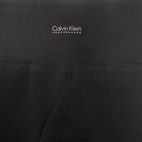 CALVIN KLEIN PERFORMANCE CAPRI LEGGINGS SIZE MEDIUM - Picture 2 of 4
